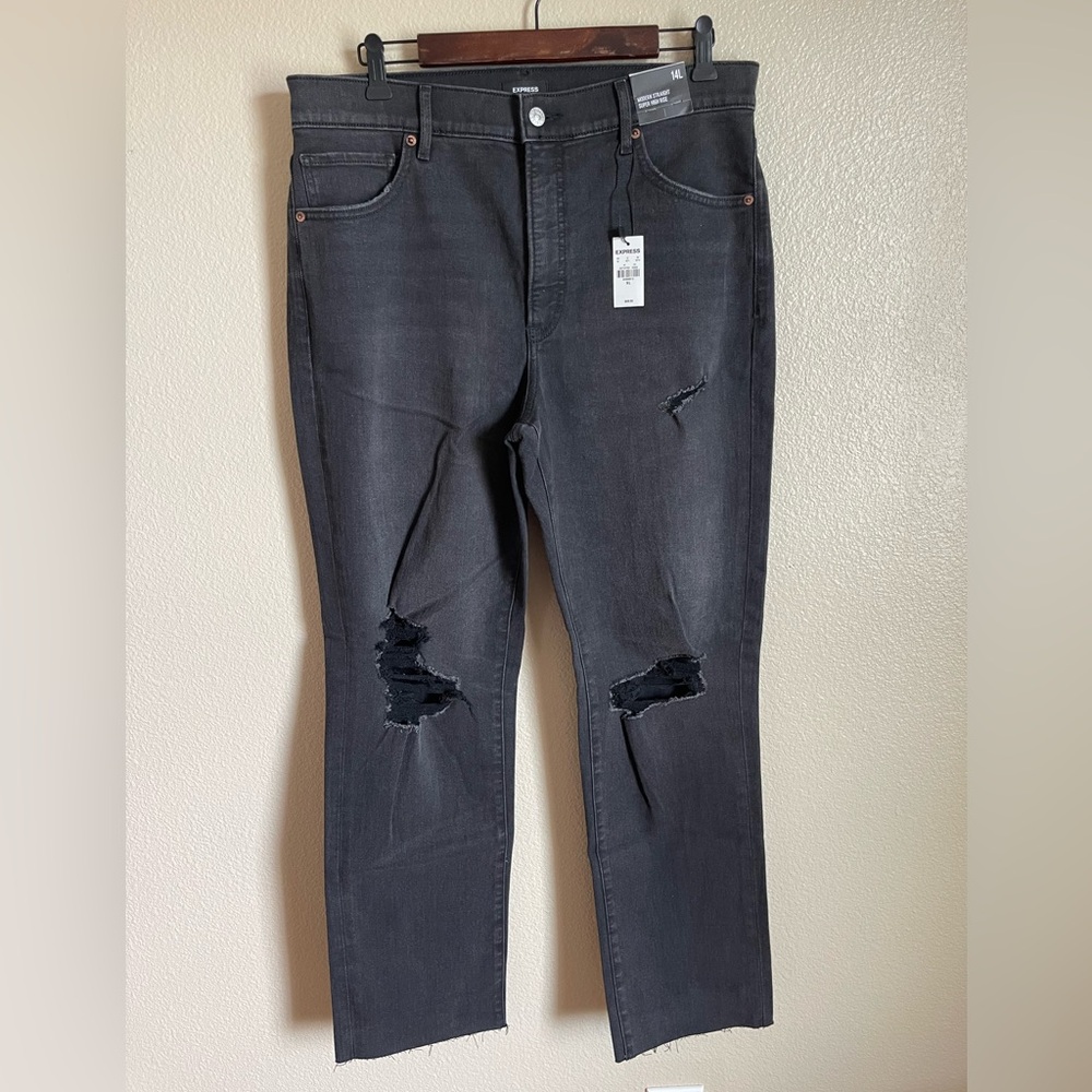 Express modern straight super high rise
